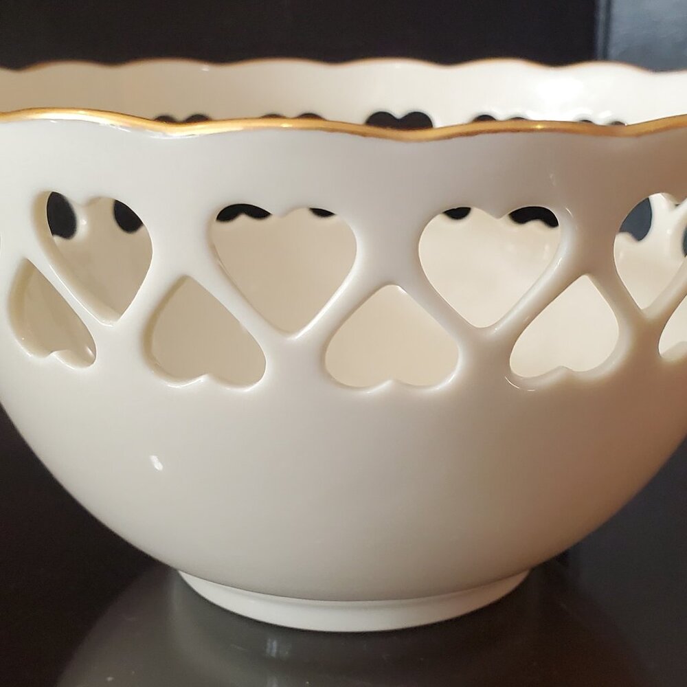 Lenox China Heart Collection Pierced Bowl 24K Gold Trim Bottom Embossed Rose